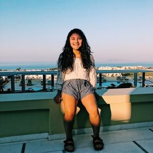 Meet your Posher, Isabel